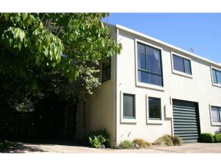 View profile: RICCARTON - TWO BEDROOM, 2 BATHROOM TOWNHOUSE FULLY FURNISHED 